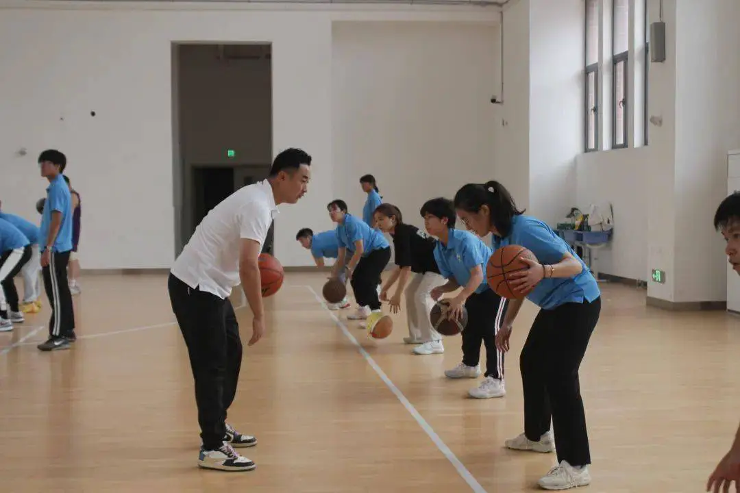 儿童篮球训练步骤应该注意什么_2